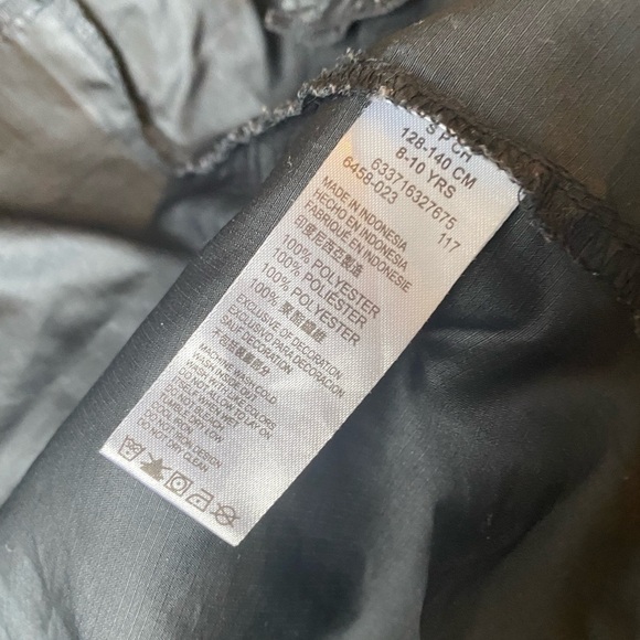 Converse lightweight windbreaker jacket. Size 8-10yrs - Picture 8 of 14